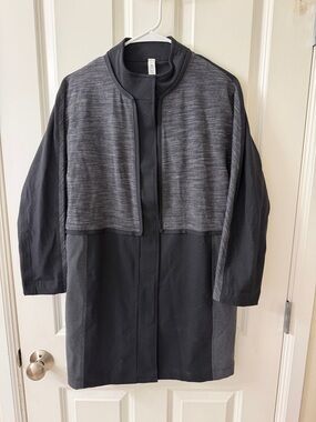 lululemon athletica Black & Charcoal Cocoon Car Coat